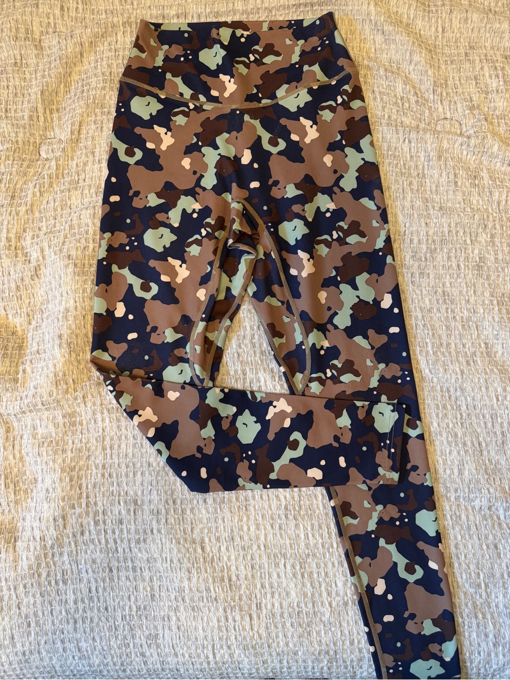 Balance Athletica Size M Camo leggings